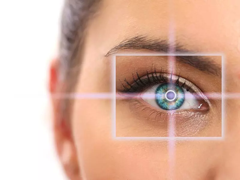 akilli lens ameliyati